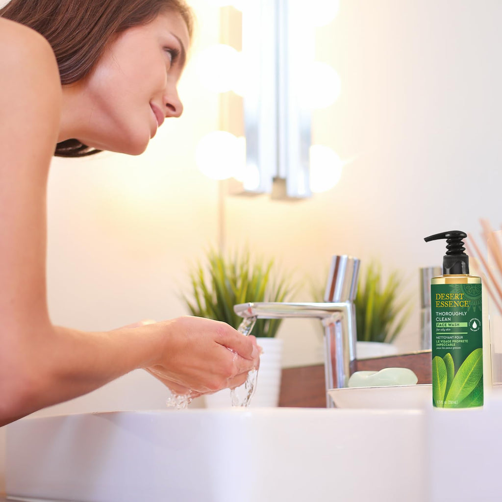 Desert Essence Face Wash with Tea Tree Oil, Castile Soap and Coconut Oil - Organic Facial Cleanser for Sensitive and Oily Skin, Vegan & Cruelty-Free, 32 Fl Oz